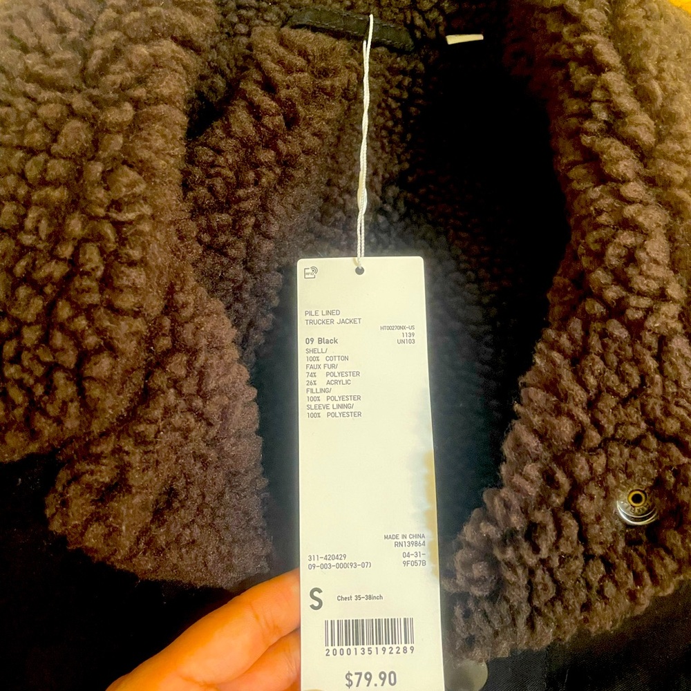 Uniqlo pile lined trucker jacket Men Small